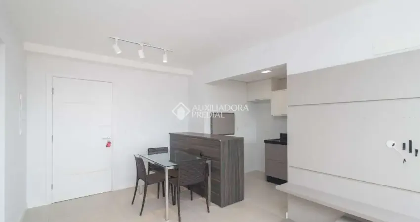 Apartamento com 3 quartos para alugar na Rua Joaquim Cruz, 300, Santo Antônio, Porto Alegre