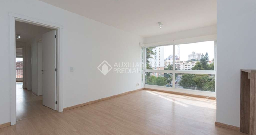 Apartamento com 3 quartos para alugar na Rua Bezerra de Menezes, 623, Passo da Areia, Porto Alegre