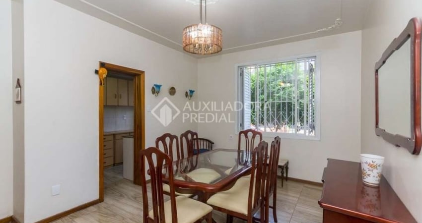 Apartamento com 2 quartos para alugar na Avenida Nova York, 365, Auxiliadora, Porto Alegre