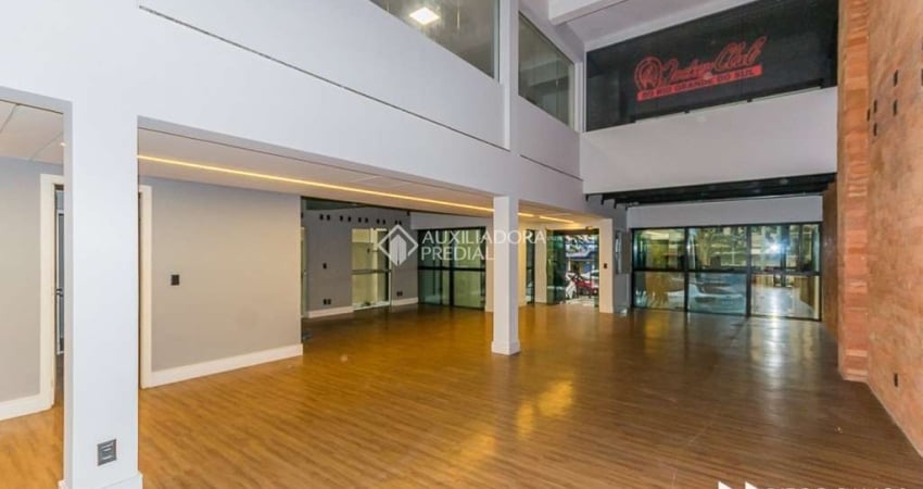 Ponto comercial para alugar na Avenida Cristóvão Colombo, 2450, Floresta, Porto Alegre
