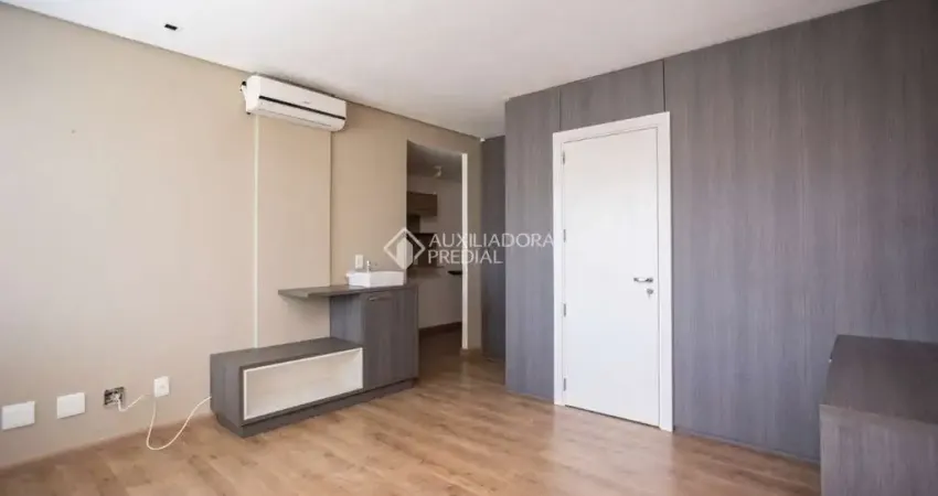 Sala comercial para alugar na Avenida Carlos Gomes, 1859, Auxiliadora, Porto Alegre