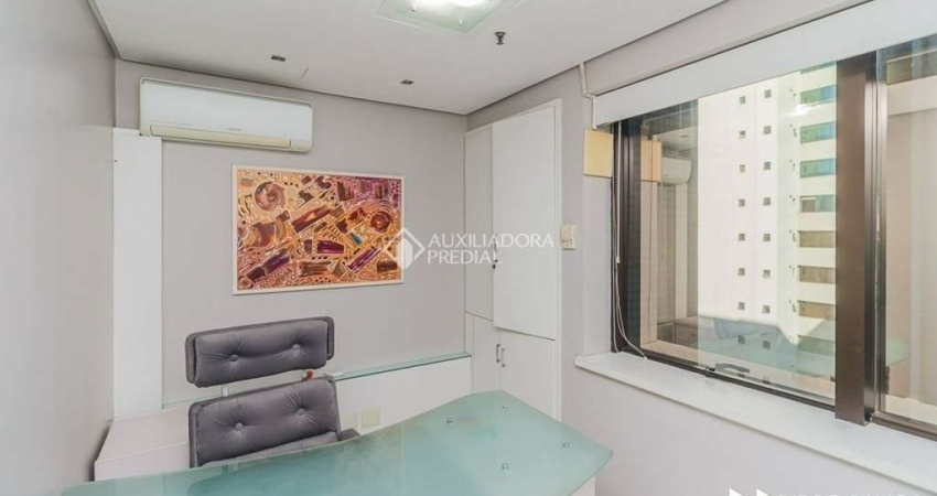Sala comercial para alugar na Rua Doutor Florêncio Ygartua, 270, Moinhos de Vento, Porto Alegre