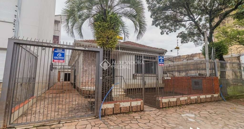Casa comercial para alugar na Rua Arabutan, 521, Navegantes, Porto Alegre
