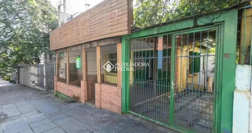 Casa comercial para alugar na Avenida Montenegro, 111, Petrópolis, Porto Alegre
