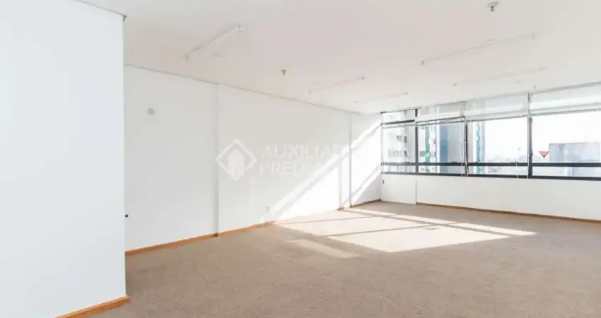 Sala comercial para alugar na Rua Ernesto da Fontoura, 1479, São Geraldo, Porto Alegre