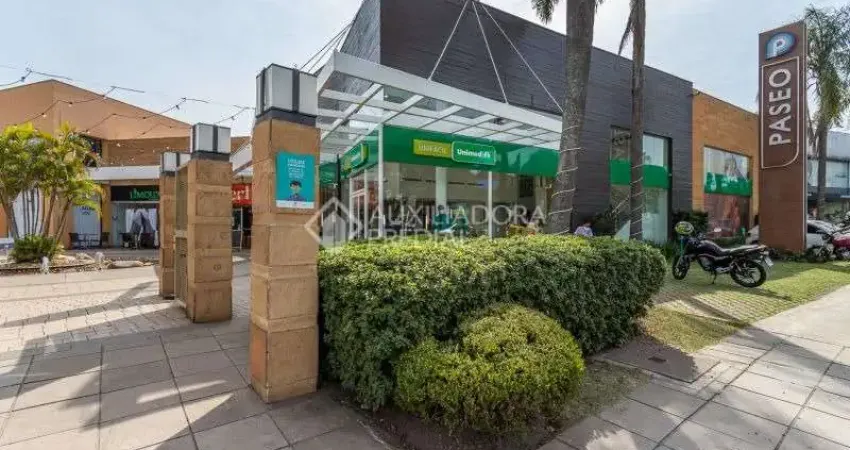 Ponto comercial para alugar na Avenida Wenceslau Escobar, 1823, Cristal, Porto Alegre