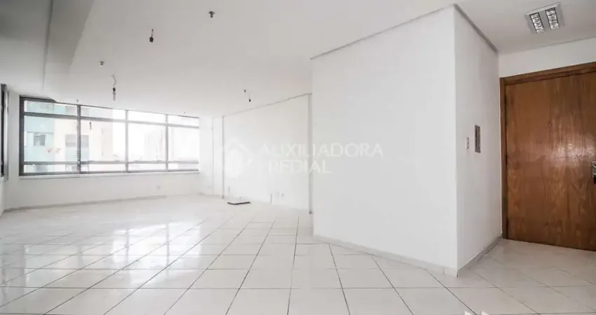 Sala comercial para alugar na Rua Ernesto da Fontoura, 1479, São Geraldo, Porto Alegre
