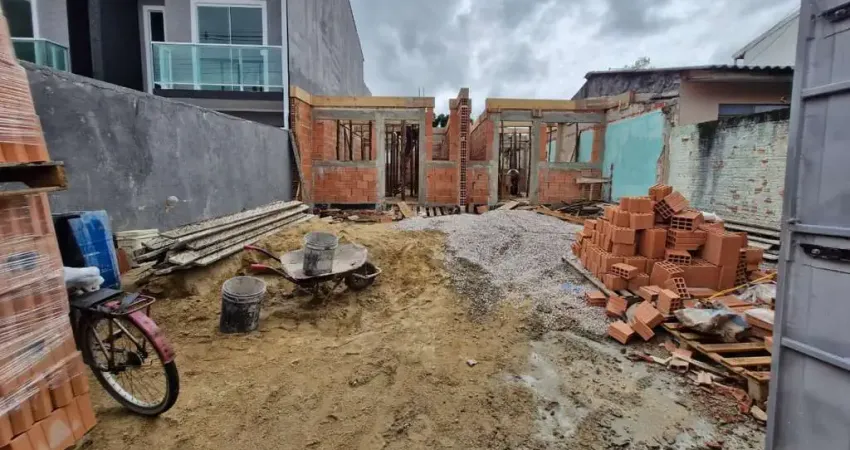 Casa com 3 quartos à venda na Rua Jornalista Emílio Zola Florenzano, 525, Tatuquara, Curitiba