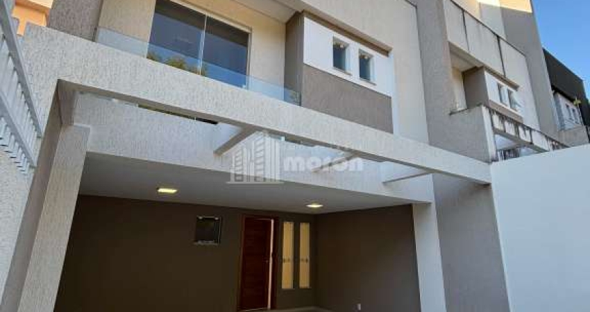 SOBRADO TRIPLEX Á VENDA NO ESTRELA