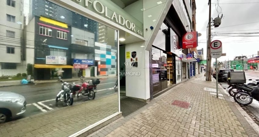 Sala Comercial em Curitiba para locação, no Condomínio Edifício Folador.