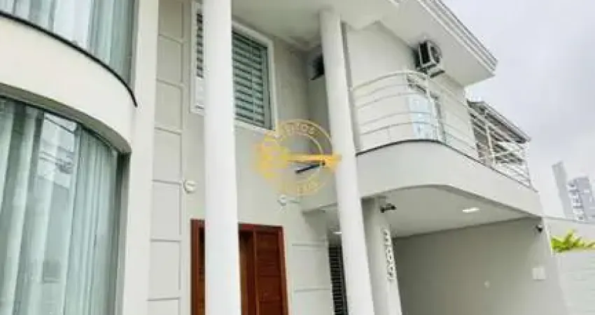 Casa com 03 dormitórios sendo 01 suíte à venda, 180 m² por r$ 1.750.000,00 - são judas - itajaí/sc