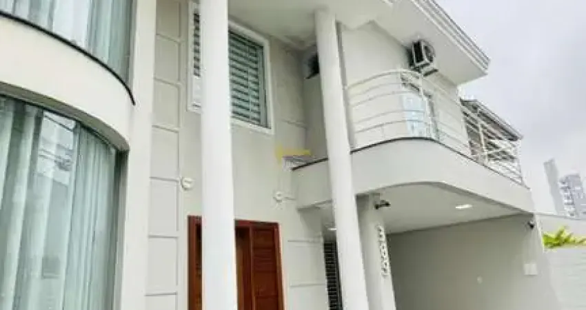 Casa com 03 dormitórios sendo 01 suíte à venda, 180 m² por R$ 1.750.000,00 - São Judas - Itajaí/SC