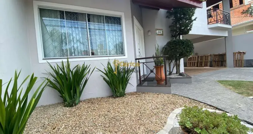 Casa com 04 dormitórios sendo 01 suíte à venda, 240 m² por R$ 2.500.000,00 - Ressacada - Itajaí/SC