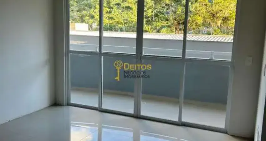 Apartamento no bairro Ressacada em Itajaí 03 Dormitórios, sendo 02 Demi-suítes.