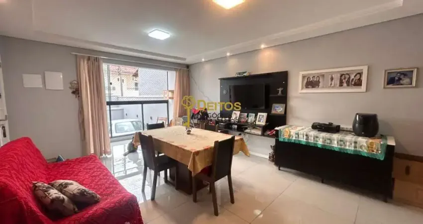 Apartamento Semimobiliado em São João, Itajaí - 2 Dormitórios, Suíte, Sacada com Churrasqueira