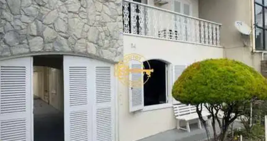 Casa mobiliada em itajaí, fazenda - 03 dormitórios, suíte, área gourmet, 04 vagas de garagem