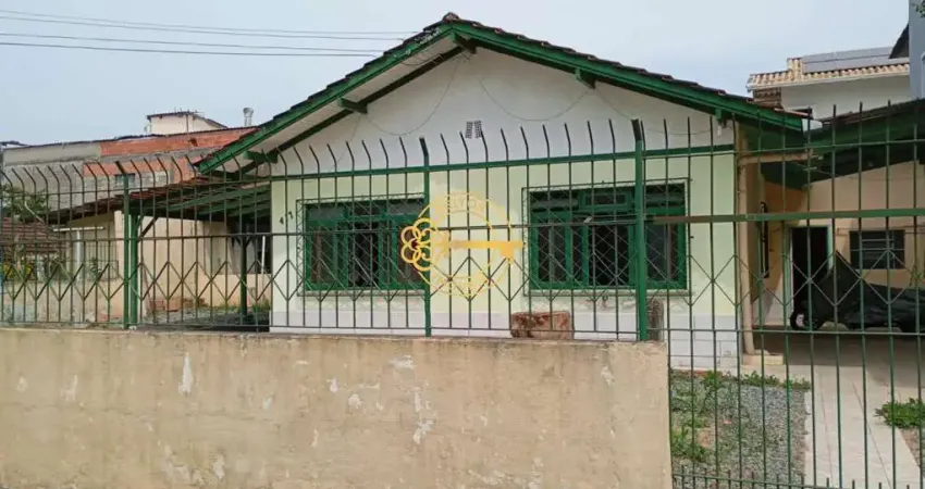 Casa à venda em itajaí, são joão - 185m² construídos c/ terreno medindo  15x19,80  total =297 m2