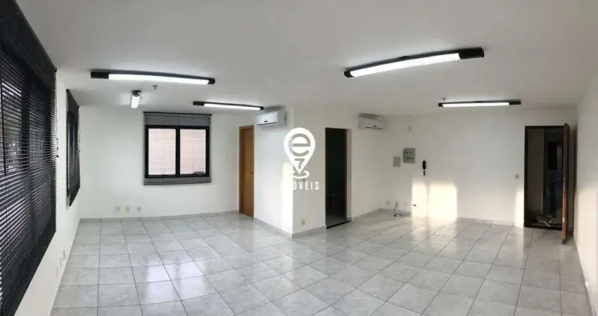 CONJUNTO COMERCIAL NA SAÚDE COM 2 VAGAS PARA VENDA!