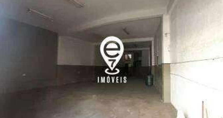 Galpão amplo de 392m² em região de alto fluxo de pedestres e veículos.