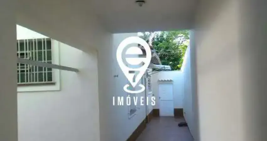 Casa térrea com 3 dormitórios com edícula nos fundos