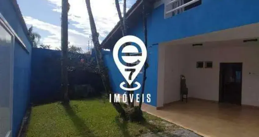 Sobrado à Venda no Guarujá – 220 m², 3 Dormitórios, a 550m da Praia!