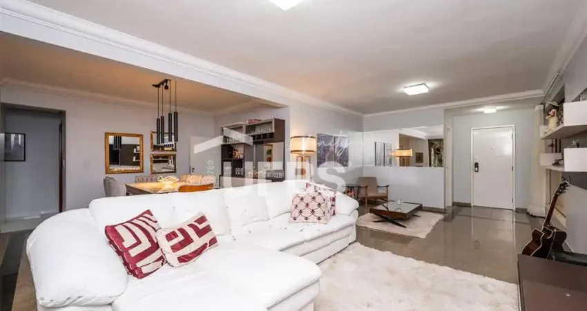 Apartamento à venda no Setor Bueno, 3 suítes plenas, 2 vagas de garagem, em frente ao Parque Vaca Brava.