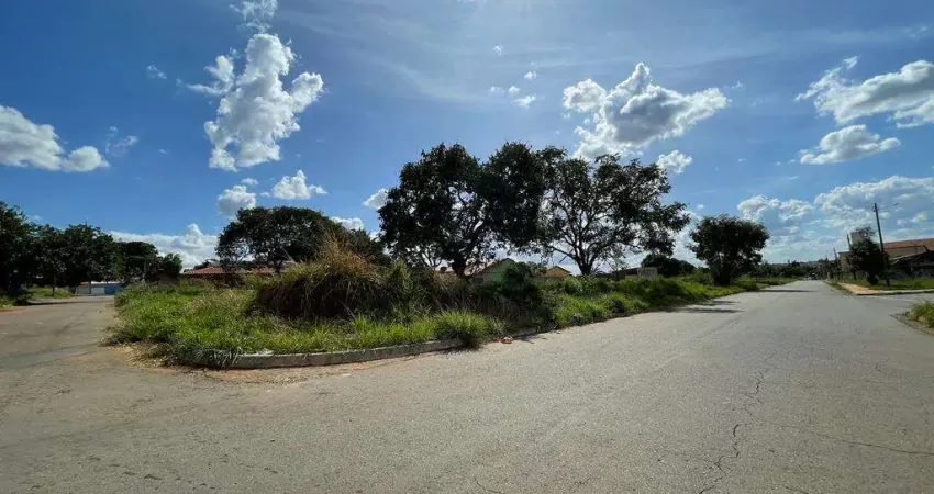 Venha conhecer esta excelente área de 2.385,78m² com localização privilegiada no Pontal Sul, em Aparecida de Goiânia, GO.