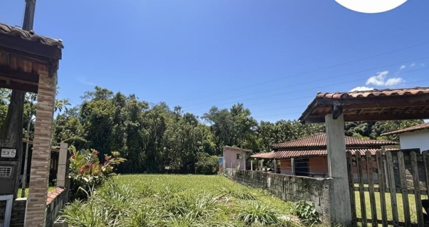 Terreno a 600m da praia de guaratuba a 11km de riviera de são lourenço