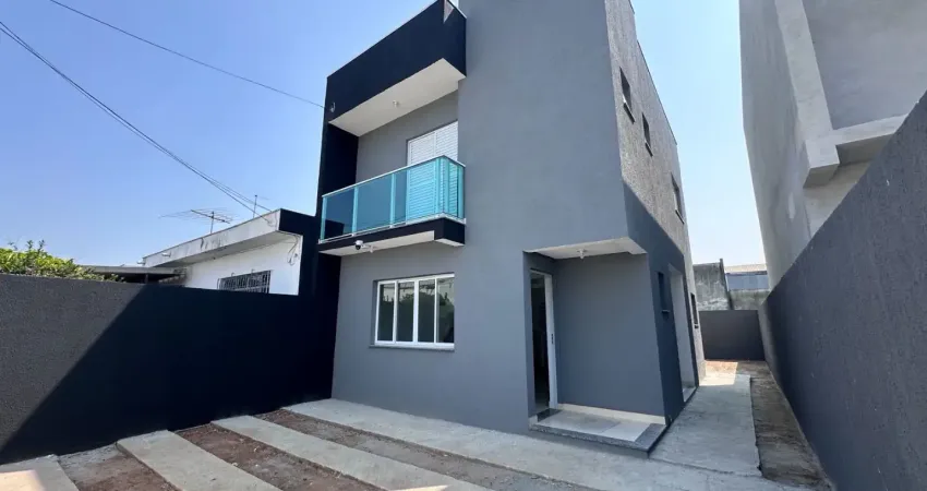Sobrado com 3 Quartos e 2 banheiros à Venda, 95 m² por R$ 650.000
