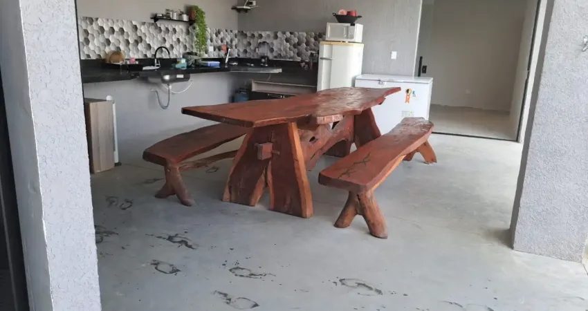 Linda chácara no.pq das varinhas em kogi com 3 dorm, 1 suíte e piscina