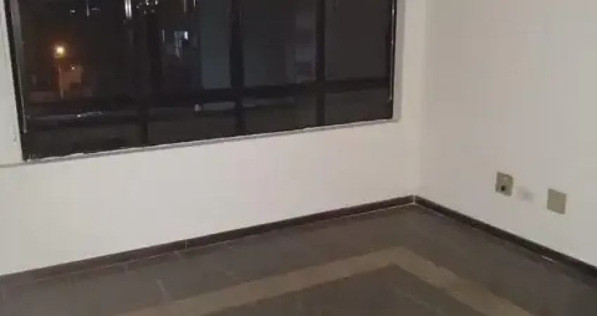 Sala comercial com 2 salas à venda na Rua Vinte e Quatro de Maio, 1, Centro, Curitiba