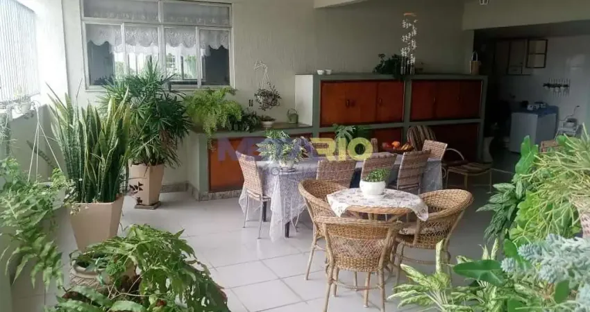 Casa com 3 dormitórios à venda, 343 m² por R$ 1.300.000 - Vila Valqueire - Rio de Janeiro/RJ