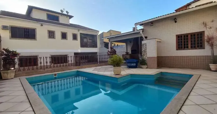 Casa com 4 dormitórios à venda, 254 m² por R$ 1.100.000 - Jardim Sulacap - Rio de Janeiro/RJ