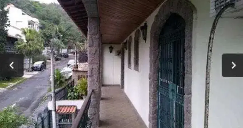 Casa com 5 dormitórios à venda, 354 m² por R$ 1.050.000 - Vila Valqueire - Rio de Janeiro/RJ