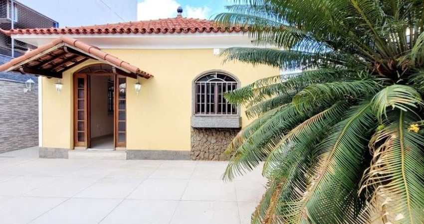 Casa com 2 dormitórios para alugar, 110 m² por R$ 2.800/mês - Marechal Hermes - Rio de Janeiro/RJ