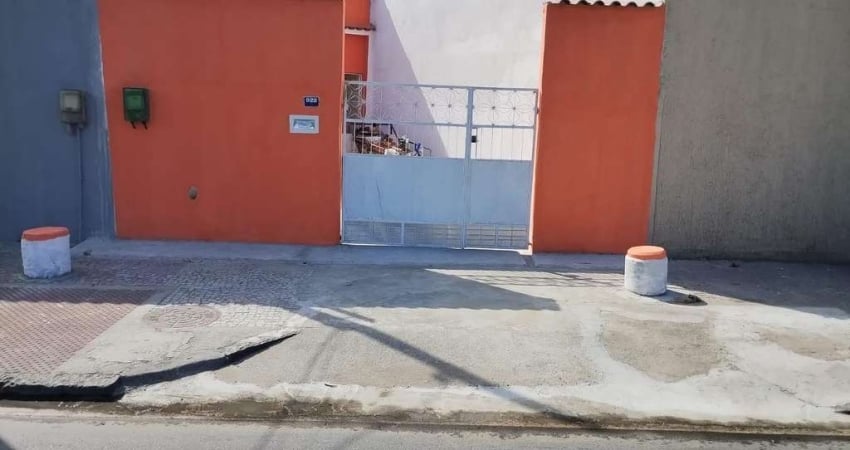 Casa com 2 dormitórios para alugar, 56 m² por R$ 2000/mês - Marechal Hermes - Rio de Janeiro/RJ