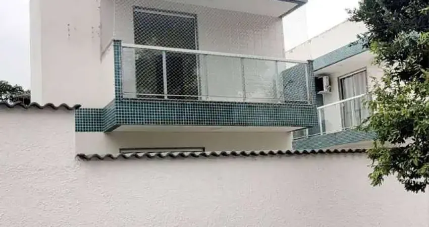 Casa com 2 dormitórios à venda, 74 m² por R$ 360.000 - Vila Valqueire - Rio de Janeiro/RJ