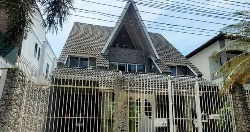 Casa Alto padrão 384m², 4 suítes à venda por 2.500.000,00 em Vila Valqueire - RJ