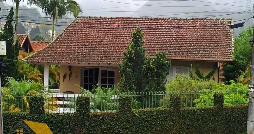 Casa com 6 quartos à venda na Rua Luís José Faccacio, Cônego, Nova Friburgo