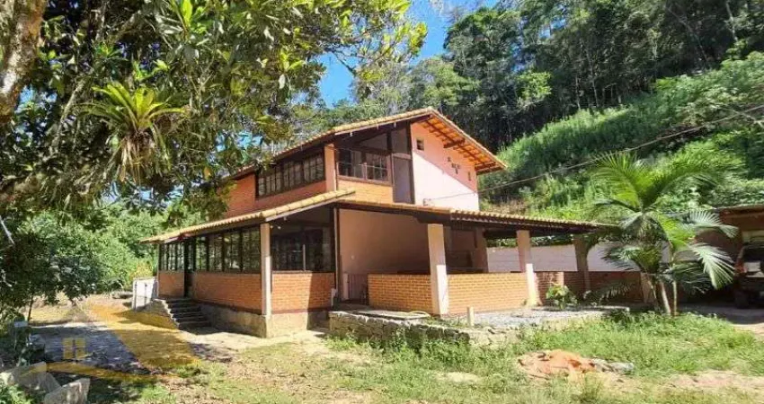 Vendo Linda Chácara com 40 Mil Mts² Próximo ao centro de Friburgo