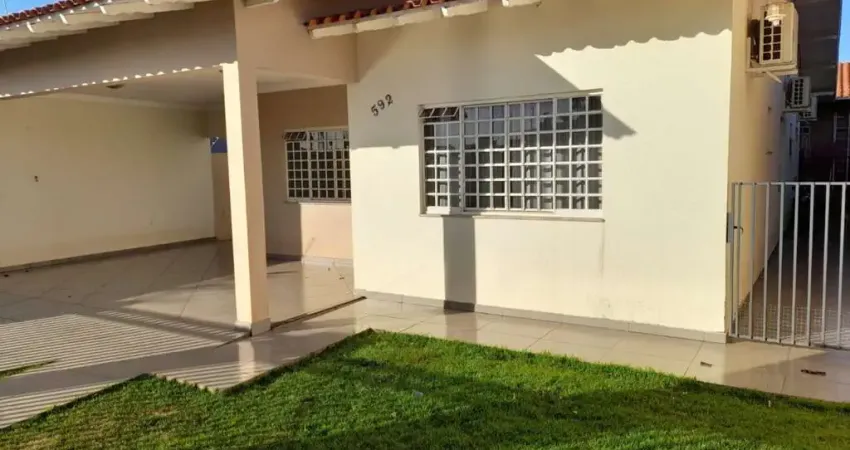 Casa com 3 quartos  à venda, 170.00 m2 por R$550000.00  - Manoel Muller - Rolandia/PR