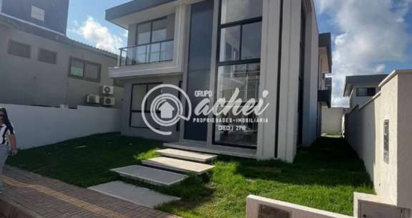 Casa de Condomínio 4/4 nascente na Av. Priscila Dutra