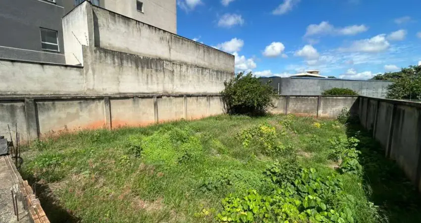 Terreno à venda no Cabral, Contagem 