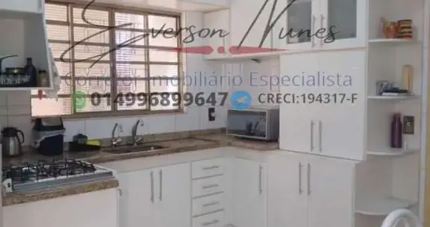 Casa 2 dormitórios para Venda em Bauru, Jardim Vânia Maria, 2 dormitórios, 1 suíte, 2 banheiros, 2 vagas