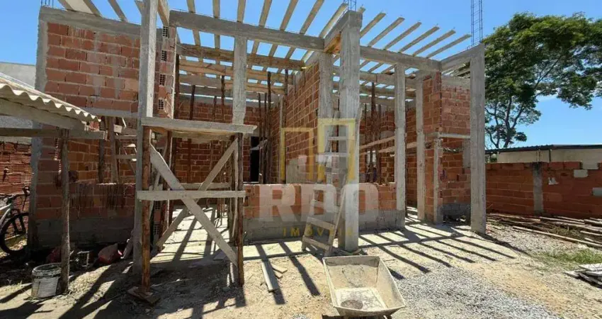 Linda casa linear com 2 quartos no Maria Turri, Rio das Ostras