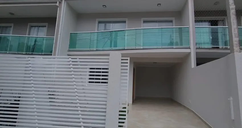 Sobrado localizado no Bairro Parque da Fonte em São José dos Pinhais