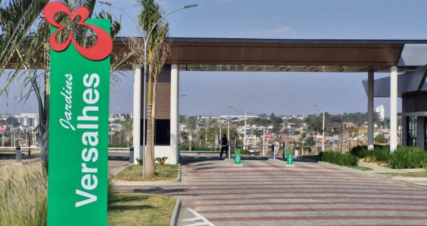 Terreno em condomínio fechado à venda na Rua Magnólia, 13, Jardins Versalhes, Aparecida de Goiânia
