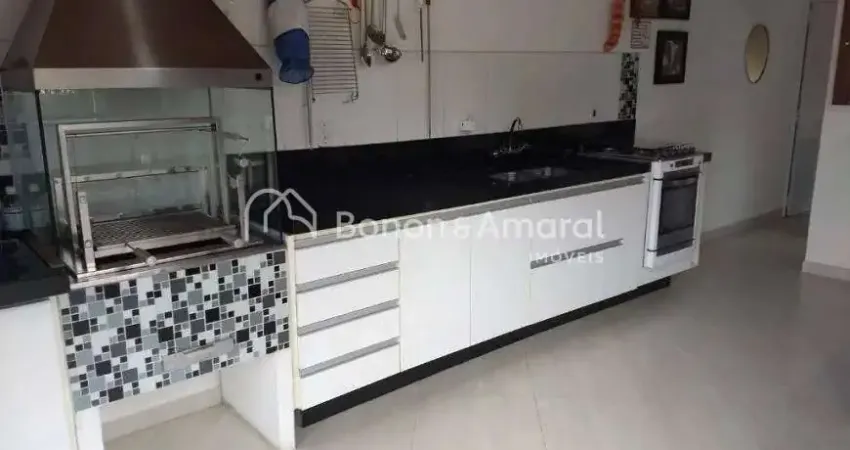 Casa com 3 Quartos e 2 banheiros à Venda, 200 m² por R$ 840.000