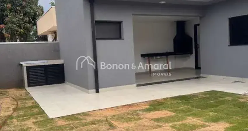 Casa térrea com 3 suítes no condomínio fechado Raizes.