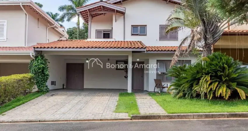 Casa em condomínio à venda com 4 quartos e 2 suítes, 263 m²